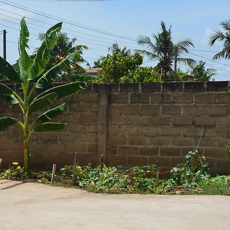 The Accra Backpackers Hostel Екстер'єр фото