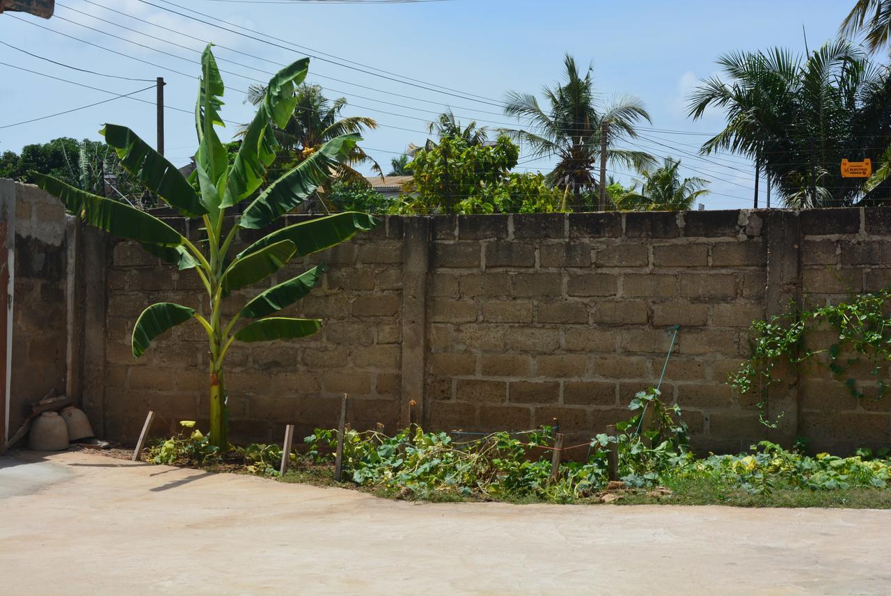 The Accra Backpackers Hostel Екстер'єр фото