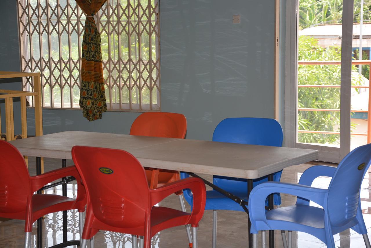 The Accra Backpackers Hostel Екстер'єр фото