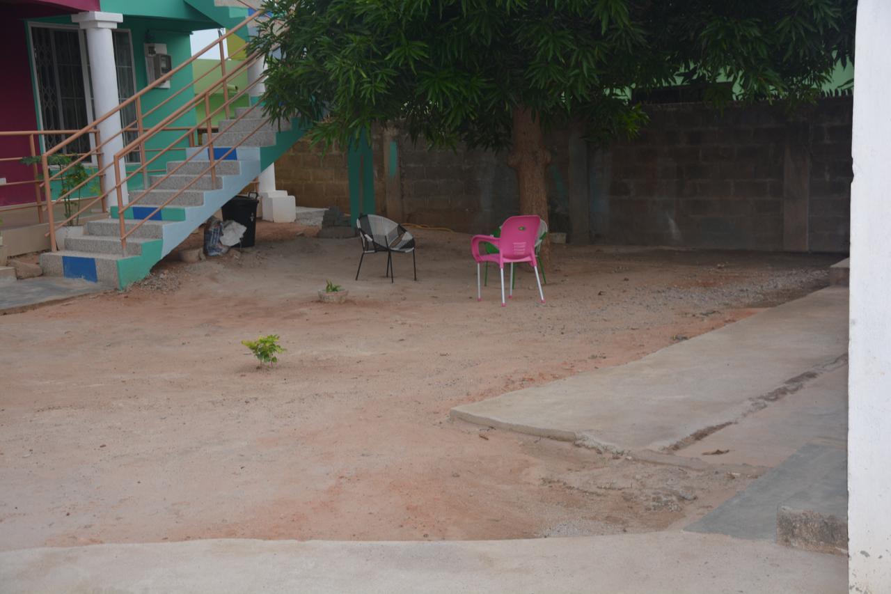 The Accra Backpackers Hostel Екстер'єр фото